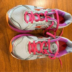 Brooks Defyance 9 Athletic Hike Run Walk Tennis Shoe Sneaker Gray Pink Women 8